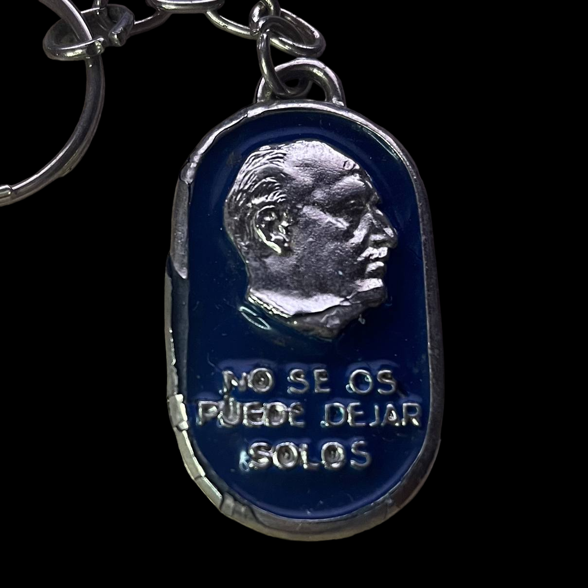 Llavero antiguo de Franco: No se os puede dejar solos.