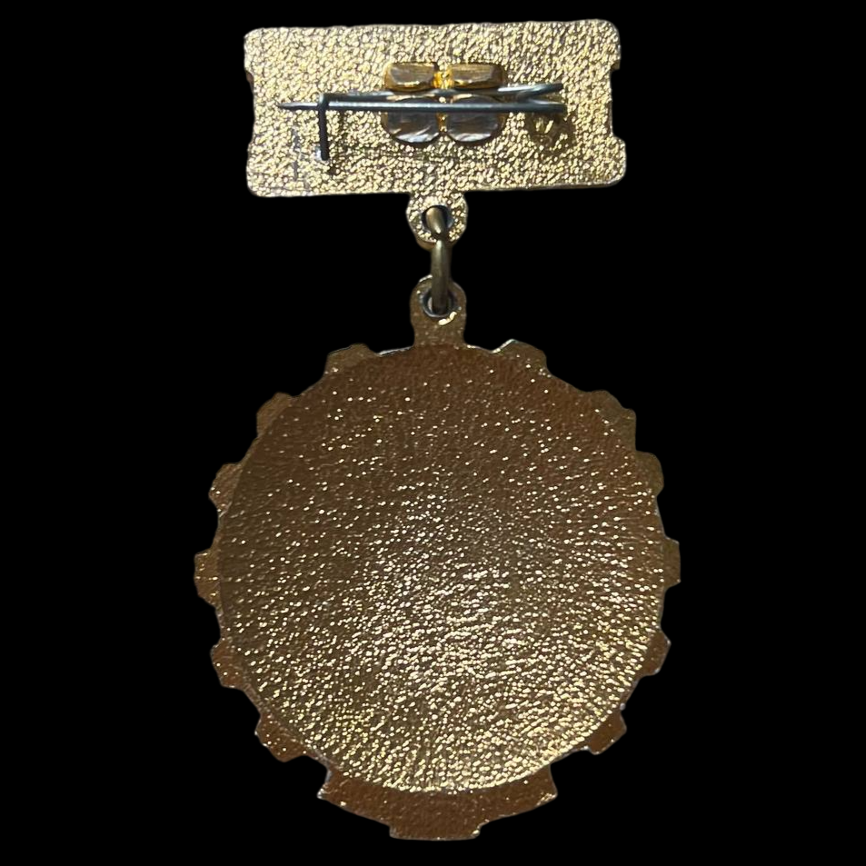 Pin soviético "Ganador de la Competición Socialista, 1976".