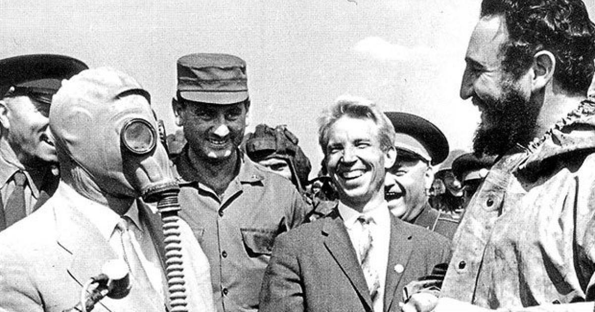 Máscara de gas soviética SzM-41M.