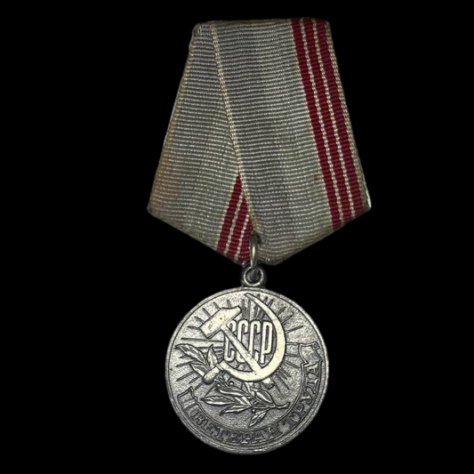Medalla soviética al Trabajador Veterano.