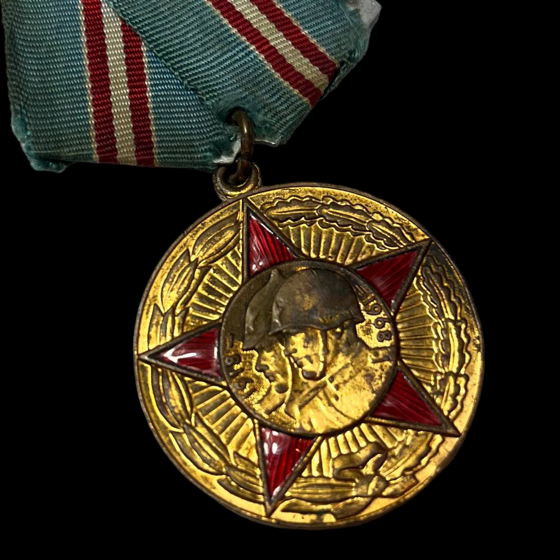 Medalla soviética del 50.º Aniversario de las Fuerzas Armadas de la URSS.